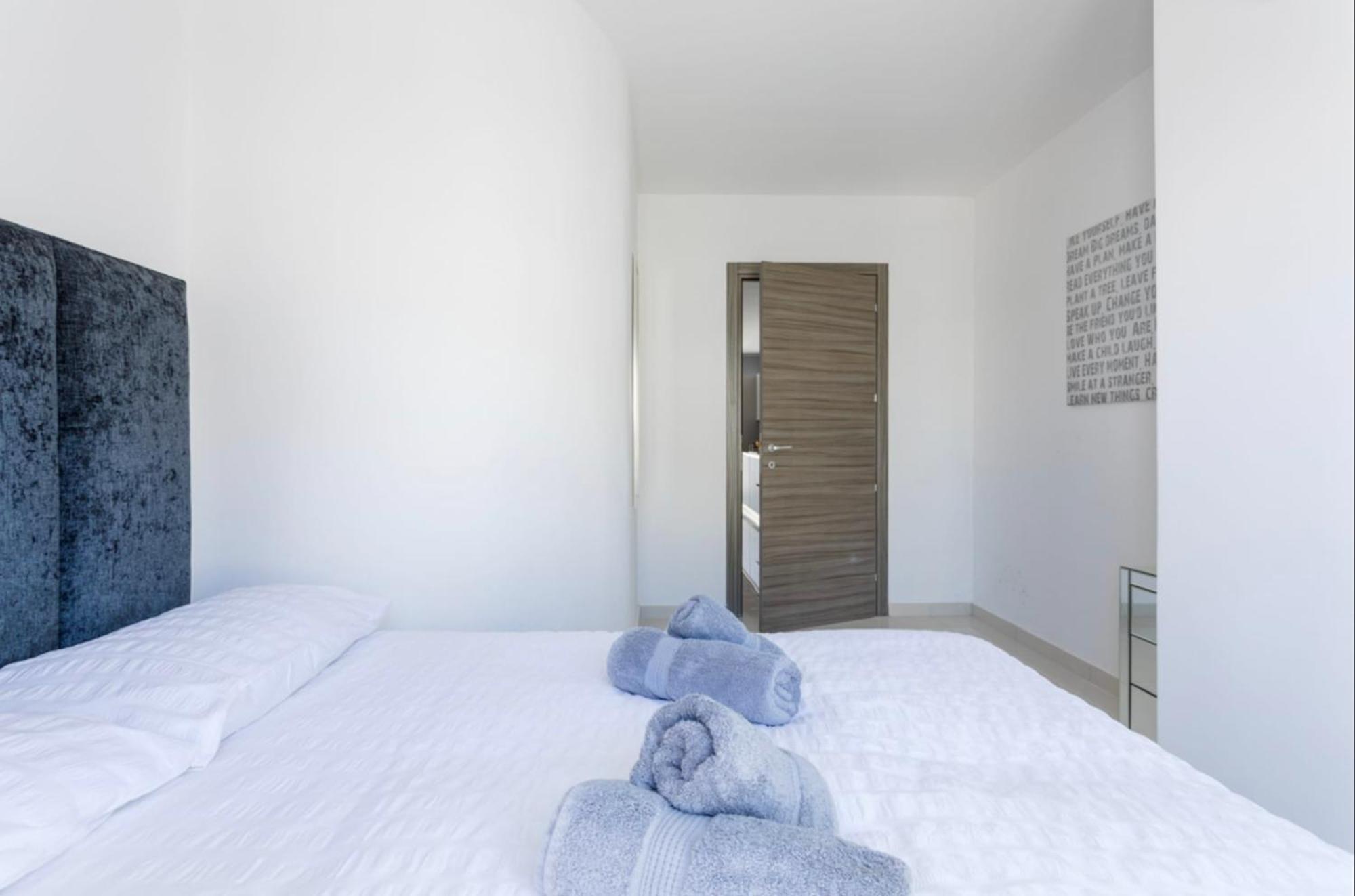 Saint Julian - Lovely Apartment With Terrace - Cityapartmentstay Сент Джулианс Экстерьер фото
